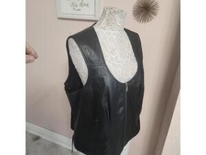 EUC Harley Davidson Womans 2 X leather vest motorcycle